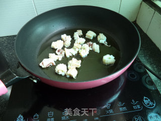 芹菜鱿鱼卷的做法步骤：4
