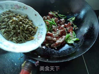 咸豆角腊翅膀的做法步骤：8