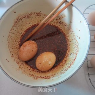 酱香咸蛋的做法步骤：7