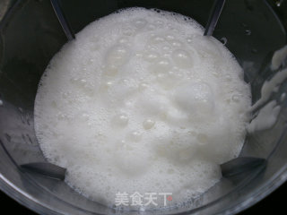 草莓思慕雪（Strawberry Smoothie）的做法步骤：2