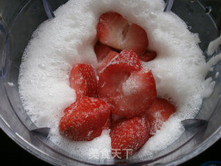 草莓思慕雪（Strawberry Smoothie）的做法步骤：4