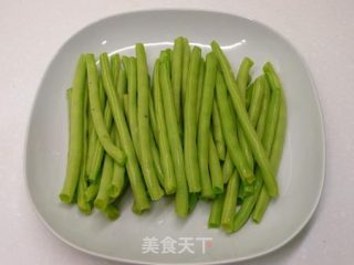 腊味干煸四季豆 ♥ 腊肉不只是年菜5的做法步骤：2