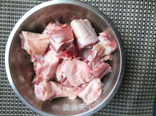 柚皮粉提香的红烧羊肉的做法步骤：1