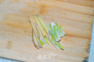 红椒醋溜番瓜的做法步骤：3