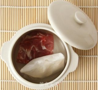 莲子百合汤的做法步骤：2