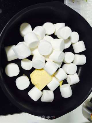 抹茶杏仁牛轧糖-棉花糖版的做法步骤：2