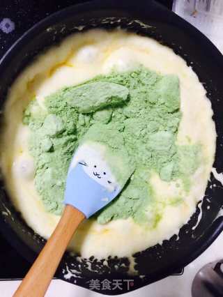 抹茶杏仁牛轧糖-棉花糖版的做法步骤：3
