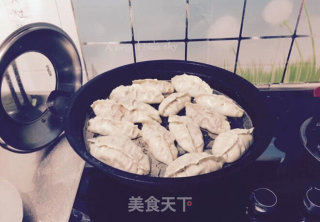 锅贴的做法步骤：6