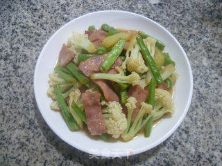 培根梅豆炒花菜的做法步骤：11