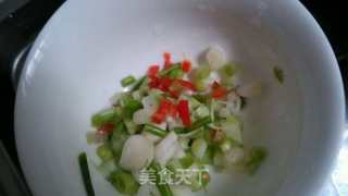 九肚鱼粉丝瘦肉汤的做法步骤：1