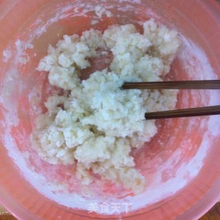 韭菜盒子的做法步骤：1