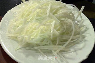 东北餐桌必备---家常凉菜的做法步骤：1