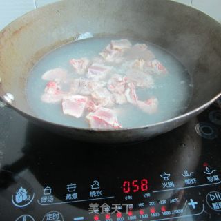老鸭炖香菇的做法步骤：3