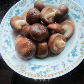 老鸭炖香菇的做法步骤：10