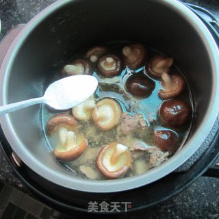 老鸭炖香菇的做法步骤：13