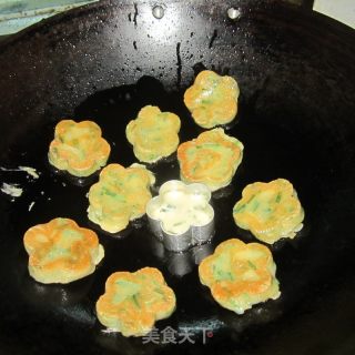 韭菜鸡蛋煎饼的做法步骤：9