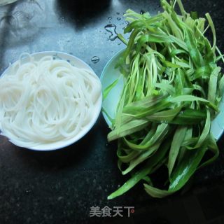 空心菜炒粉的做法步骤：2