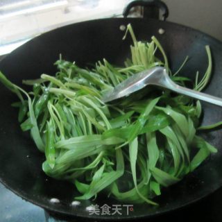 空心菜炒粉的做法步骤：3