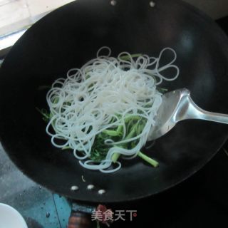 空心菜炒粉的做法步骤：6