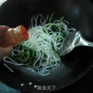 空心菜炒粉的做法步骤：8