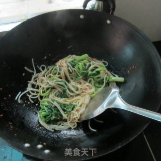 空心菜炒粉的做法步骤：10