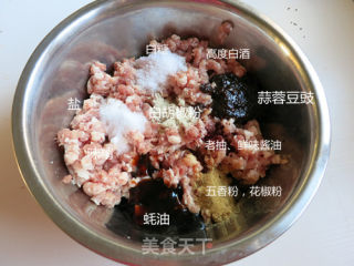 手把手教您做蒜味脆皮肠的做法步骤：4
