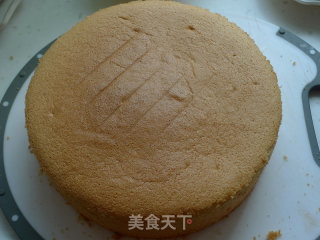 剪纸蛋糕----剪一个窗花贴上蛋糕的做法步骤：7