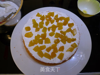 剪纸蛋糕----剪一个窗花贴上蛋糕的做法步骤：12