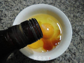 韭菜培根炒鸡蛋的做法步骤：2