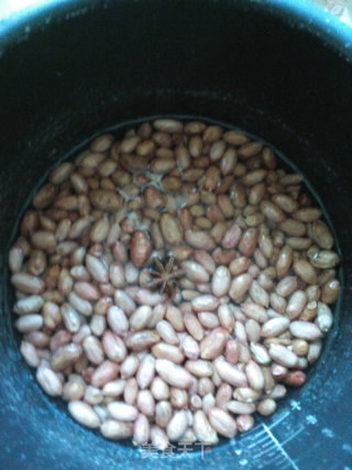 芹菜拌花生米的做法步骤：3