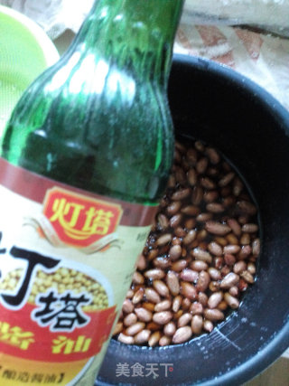 芹菜拌花生米的做法步骤：4