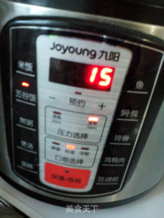 芹菜拌花生米的做法步骤：6