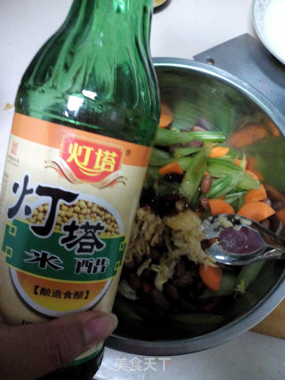 芹菜拌花生米的做法步骤：12