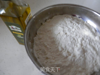 橄榄薄饼的做法步骤：1