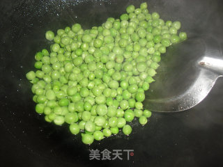 火腿肠炒青豆的做法步骤：2