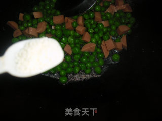 火腿肠炒青豆的做法步骤：5