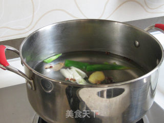 卤兔腿的做法步骤：7