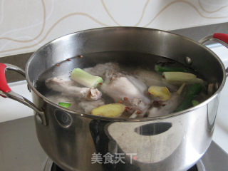卤兔腿的做法步骤：8