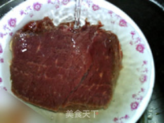 牦牛肉热狗肠的做法步骤：1