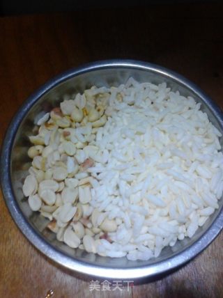 花生芝麻糖——花生炒米糖的做法步骤：3