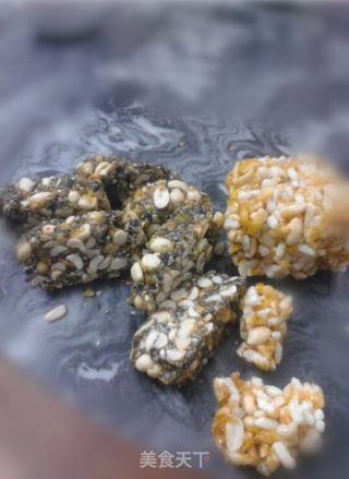 花生芝麻糖——花生炒米糖的做法步骤：6