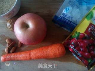 【营养美味、口感俱佳】胡萝卜苹果精力汤的做法步骤：1