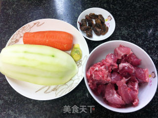 木瓜蚝干猪尾骨汤的做法步骤：1