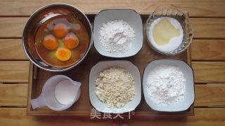 杏仁蛋糕卷的做法步骤：1