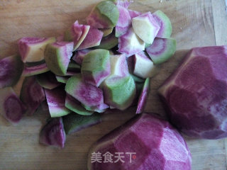 变废为宝，凉拌萝卜皮也爽口的做法步骤：1