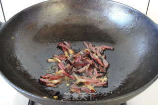 蒜苔炒腊肉的做法步骤：3