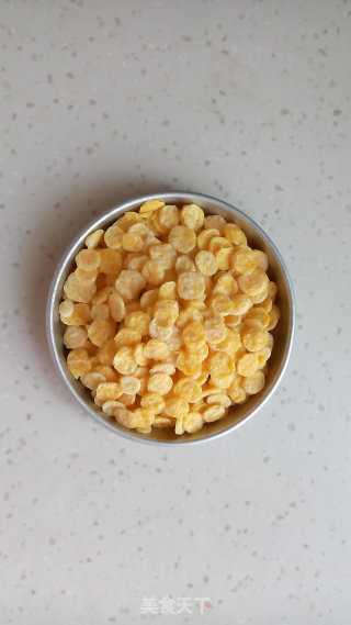 自制零食——椒盐玉米小锅巴的做法步骤：1