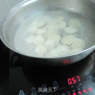 肉丸馄炖汤的做法步骤：2