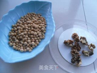 核桃豆浆的做法步骤：1
