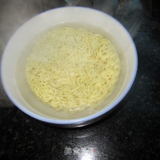菠菜方便面的做法步骤：5